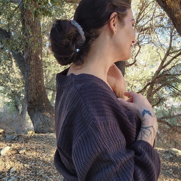 Knit Hair Scrunchie, Gray, Handknit Ponytail Holder, "Storm Cloud" Hair Tie Band - Picture 4 of 10